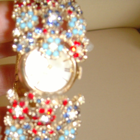 CINER Vintage Unsigned Bracelet with Watch - Picture 7 of 16